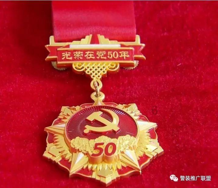 古怪巫师逃离村庄